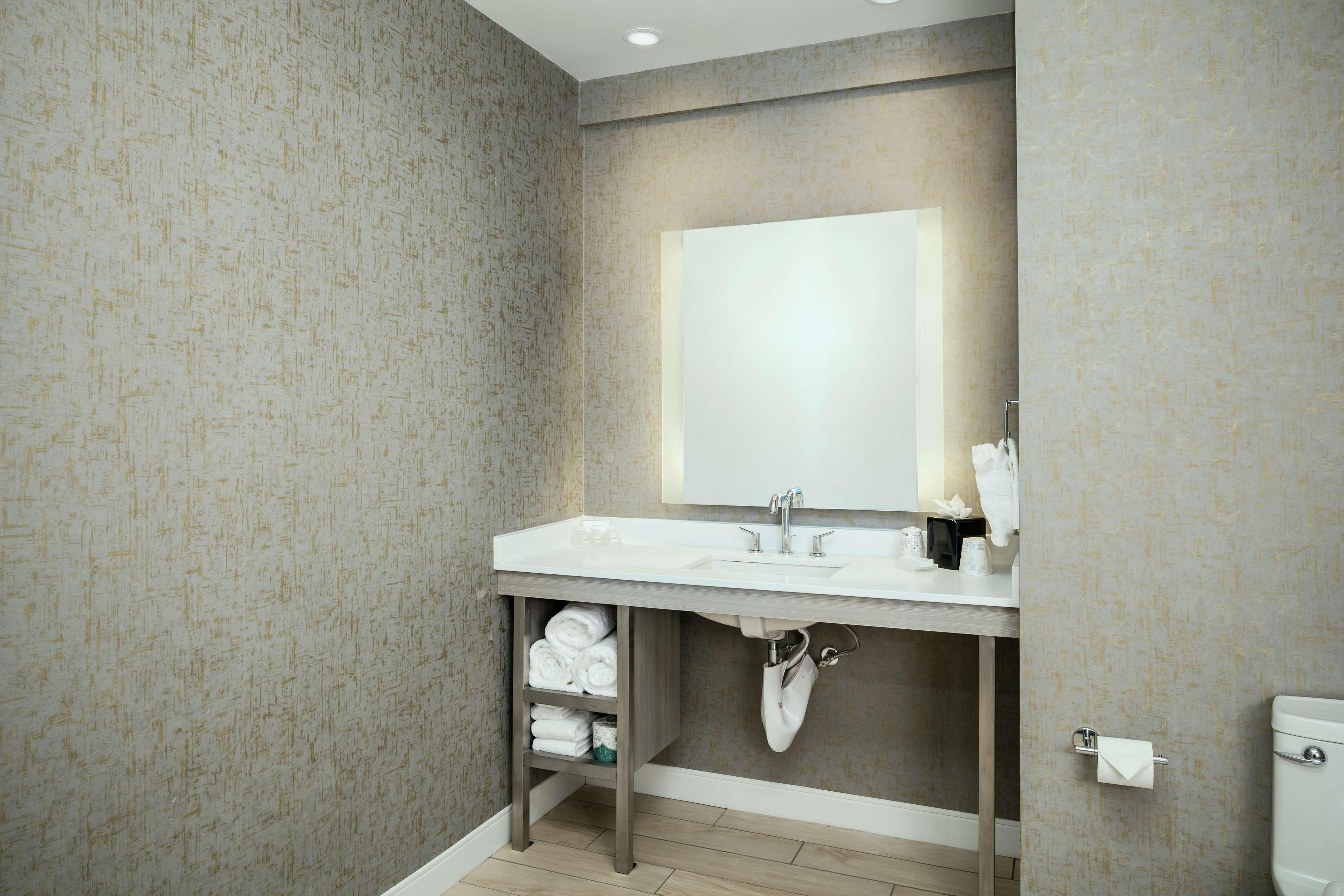 Hilton Garden Inn Seattle Bellevue Downtown, Wa Екстериор снимка