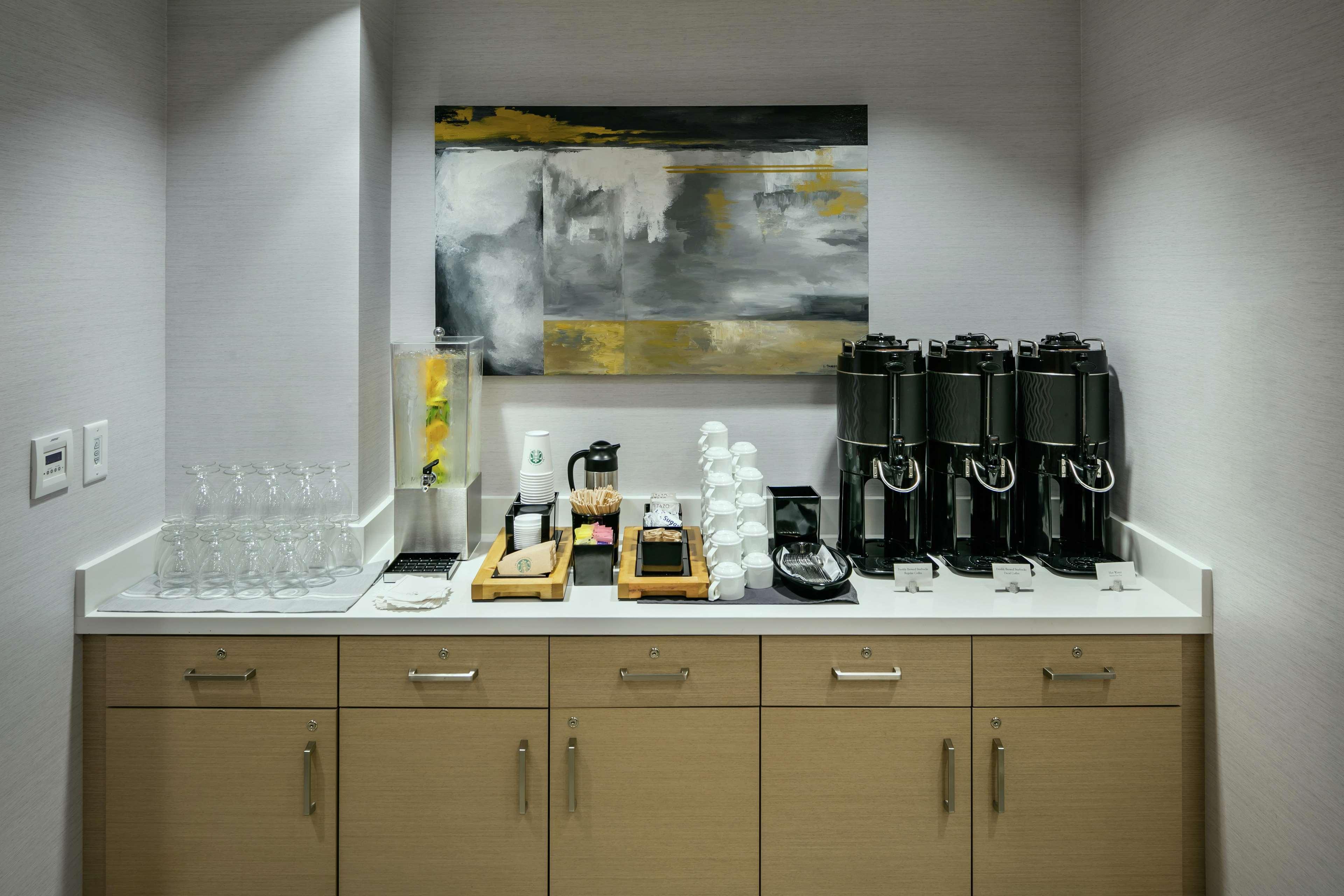 Hilton Garden Inn Seattle Bellevue Downtown, Wa Екстериор снимка