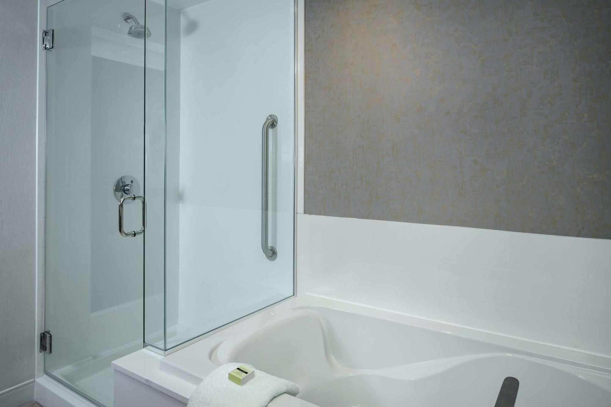 Hilton Garden Inn Seattle Bellevue Downtown, Wa Екстериор снимка