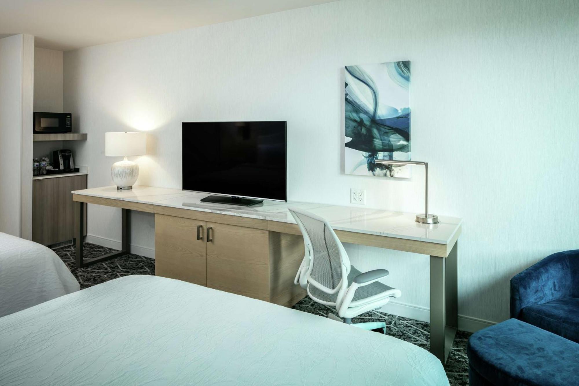 Hilton Garden Inn Seattle Bellevue Downtown, Wa Екстериор снимка