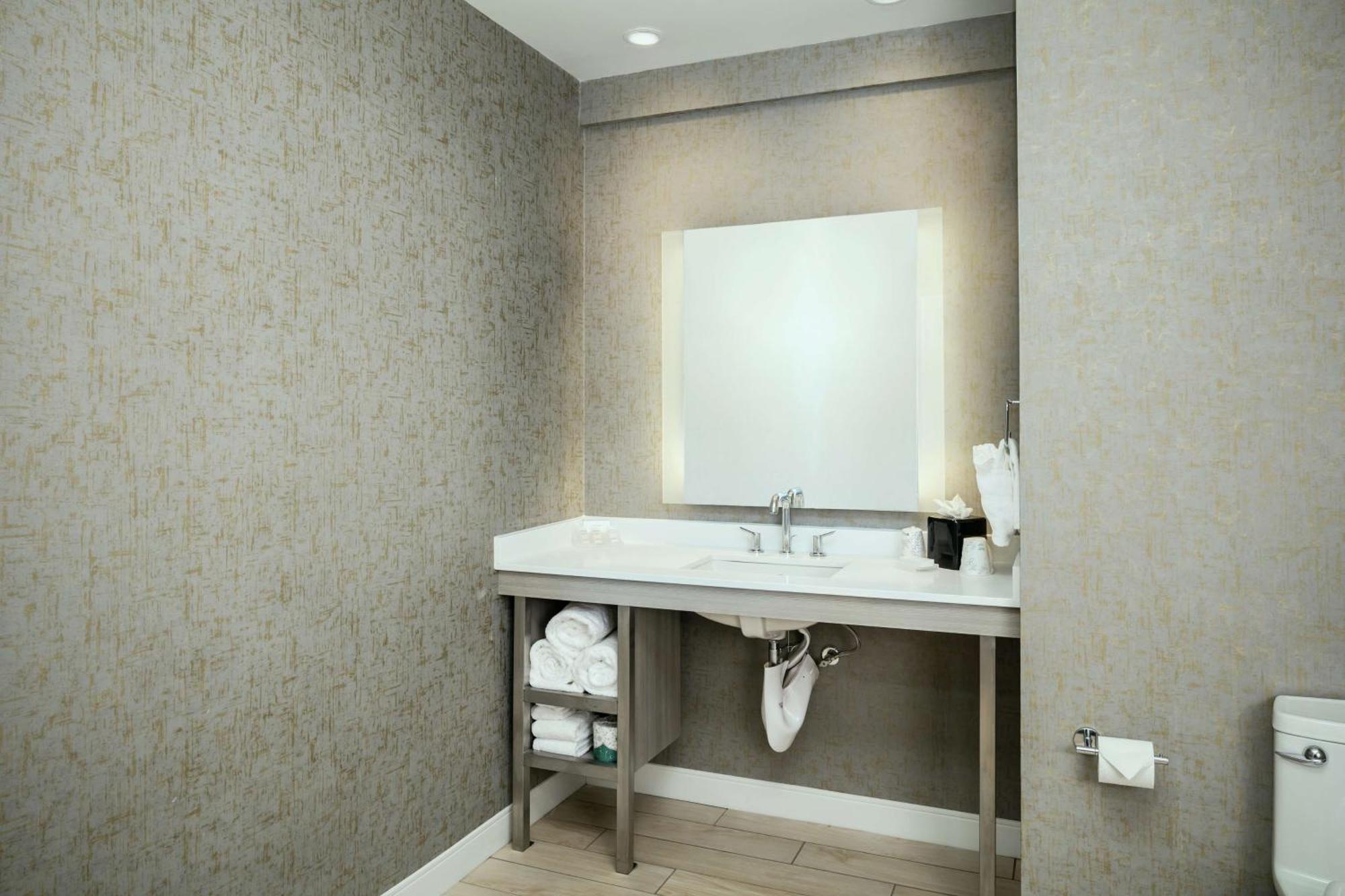 Hilton Garden Inn Seattle Bellevue Downtown, Wa Екстериор снимка
