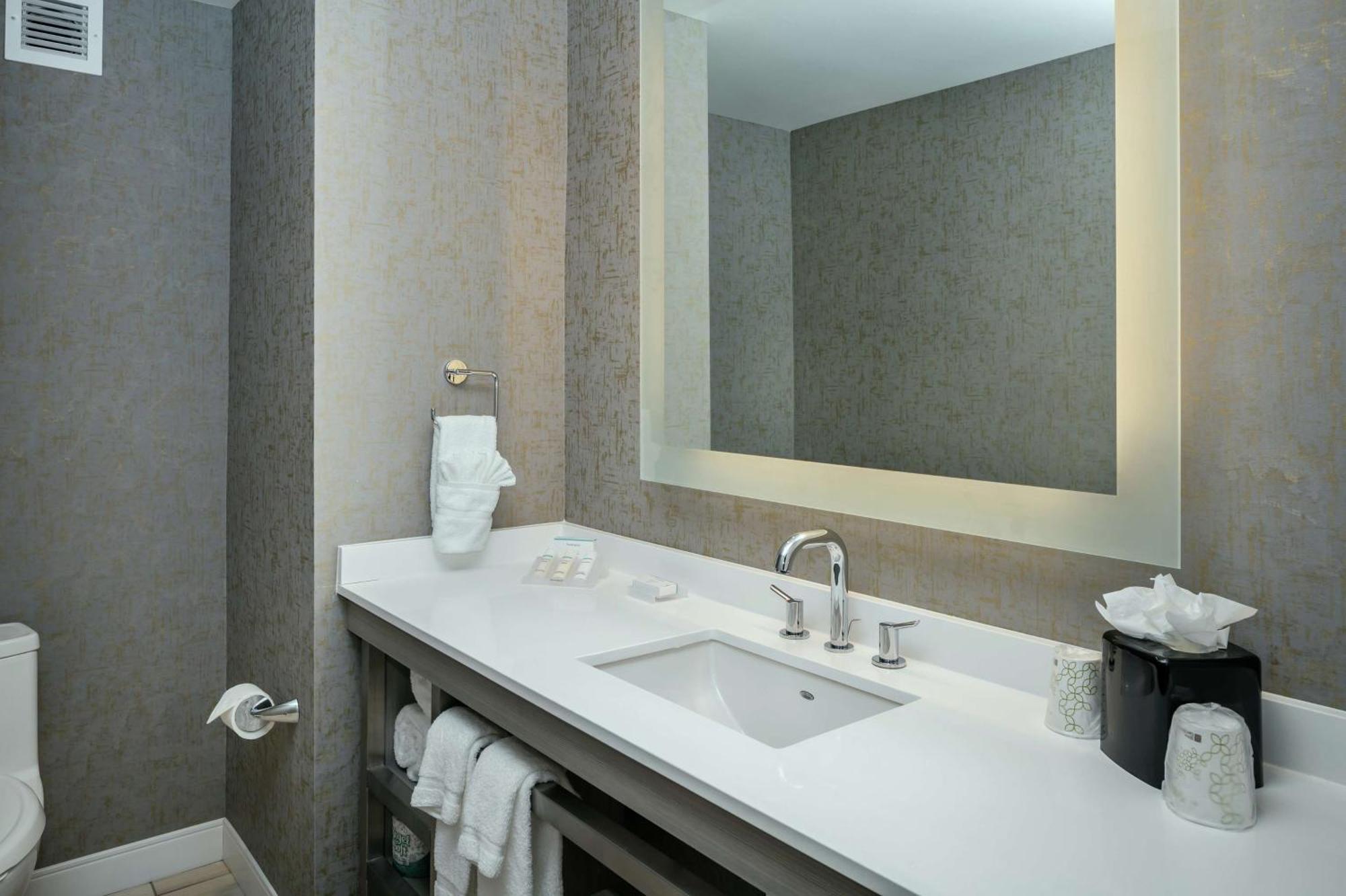 Hilton Garden Inn Seattle Bellevue Downtown, Wa Екстериор снимка
