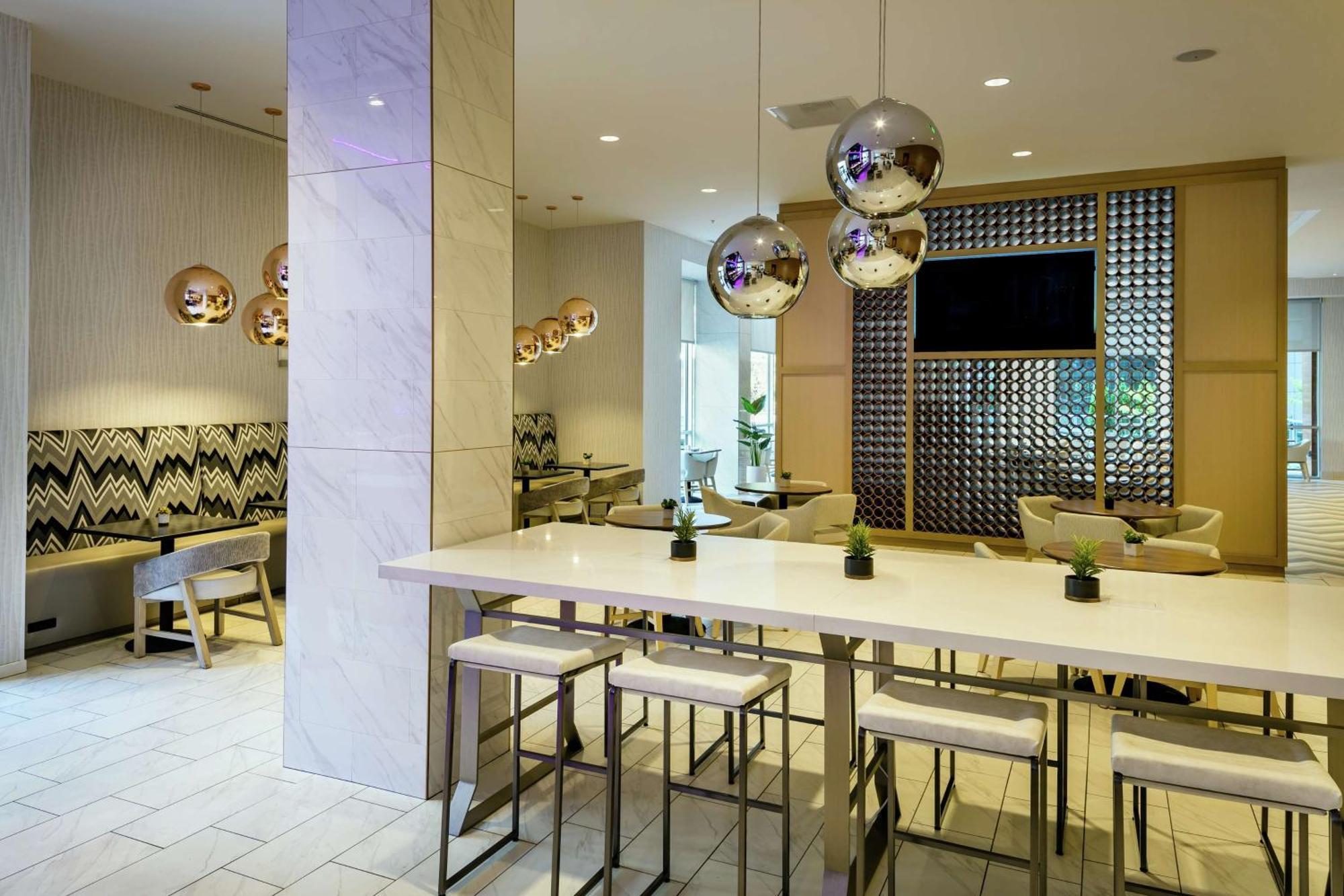 Hilton Garden Inn Seattle Bellevue Downtown, Wa Екстериор снимка